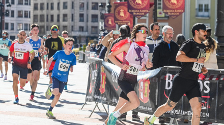Carrera solidaria con motivo del día de Castilla y León celebrada en Burgos