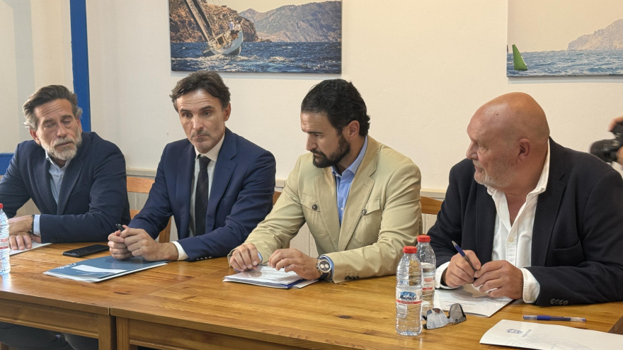 Reunión en Club Náutico de Portmán