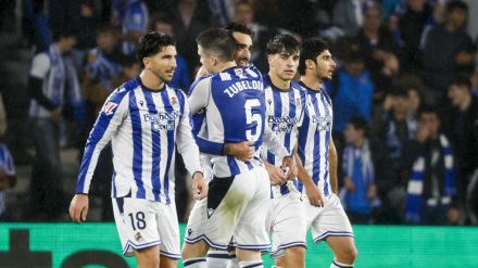 Brais Méndez celebra el 1-0 de la Real Sociedad contra el Athletic