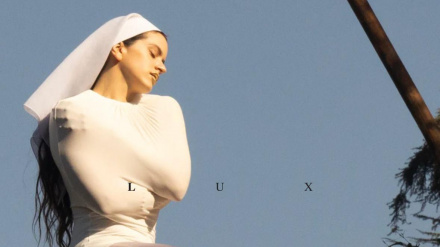 Rosalía en una imagen promocional de 'Lux'
