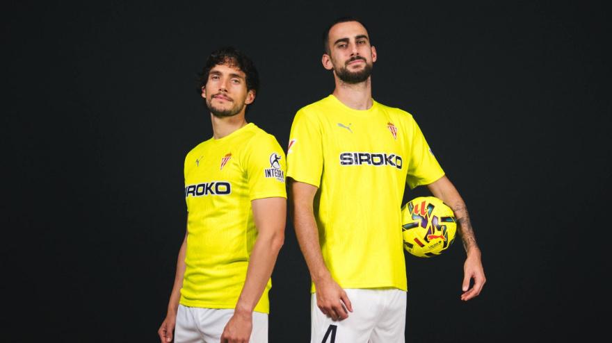 Corredera y Perrin con la camiseta amarillo fluor del Sporting