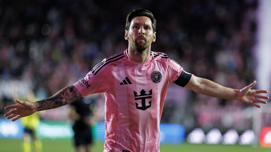 Leo Messi celebra uno de sus dos goles ante el Nashville.