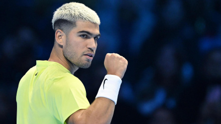 Carlos Alcaraz celebra un punto durante el partido con De Miñaur de este domingo.