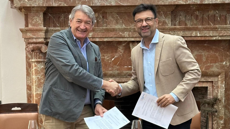 César Saldaña y Alfredo Carrasco, presidentes respectivos de la Ruta del Vino del Marco y Hostelería Jerez