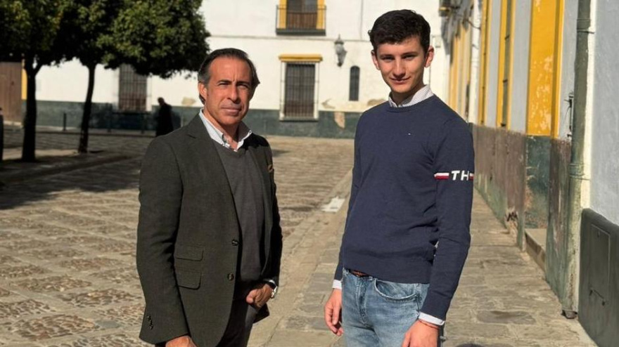 Enrique Peña y Carlos Tirado, tras sellar su compromiso en Sevilla
