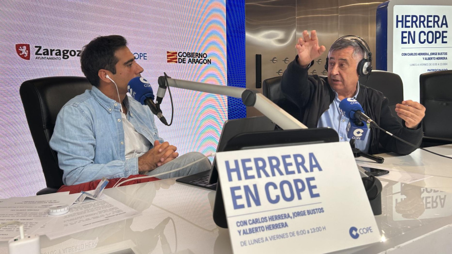 El periodista Gervasio Sánchez junto a Alberto Herrera en 'Herrera en COPE'