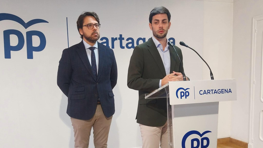 Ignacio Jáudenes y Álvaro Valdés en la sede del PP