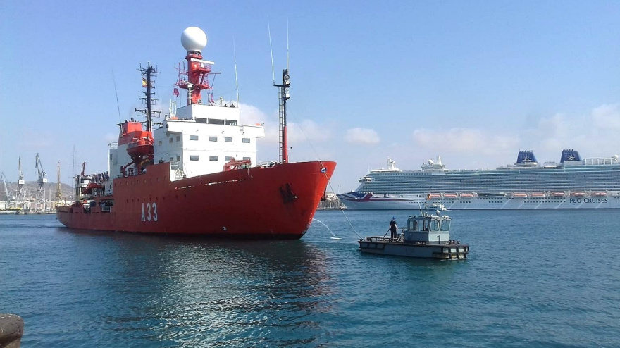 El BIO Hespérides partiendo de Cartagena