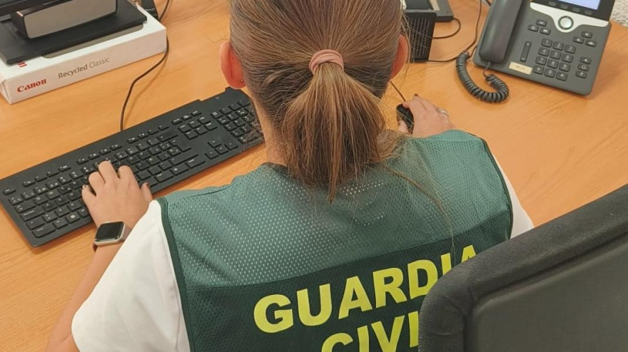 La Guardia Civil detiene a una mujer por estafar más de 800.000 euros a una treintena de perjudicados