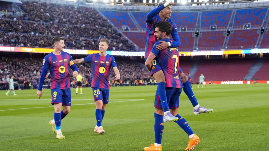 Ferran Torres celebra su gol en el Camp Nou, en el Barcelona - Athletic