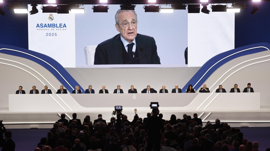Florentino Pérez ha vertido duras críticas a la UEFA, a LaLiga y a los árbitros.
