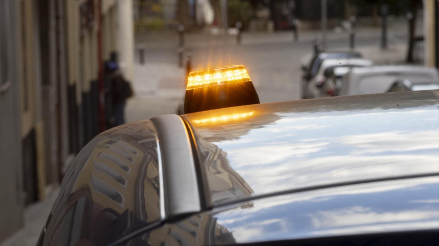 Baliza V16 conectada a la DGT, obligatoria desde el 1 de enero de 2026