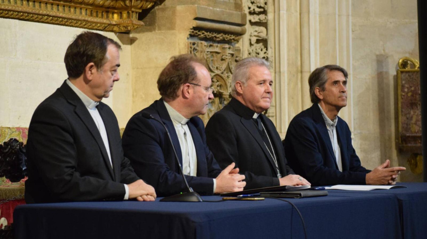 Las puertas de Antonio López de la Catedral de Burgos se podrán contemplar gratis este próximo mes: un paraíso de bronce de 8 toneladas