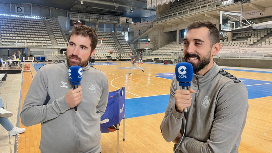 Alberto Carrillo (i) y Raúl Lozano (d), entrenadores asistentes del Lucentum.