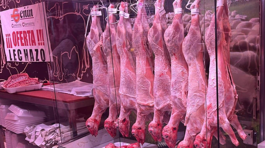 José Miguel González, de Carnicería Geñín, explica en COPE cómo van las ventas de lechazo y cómo evoluciona su precio