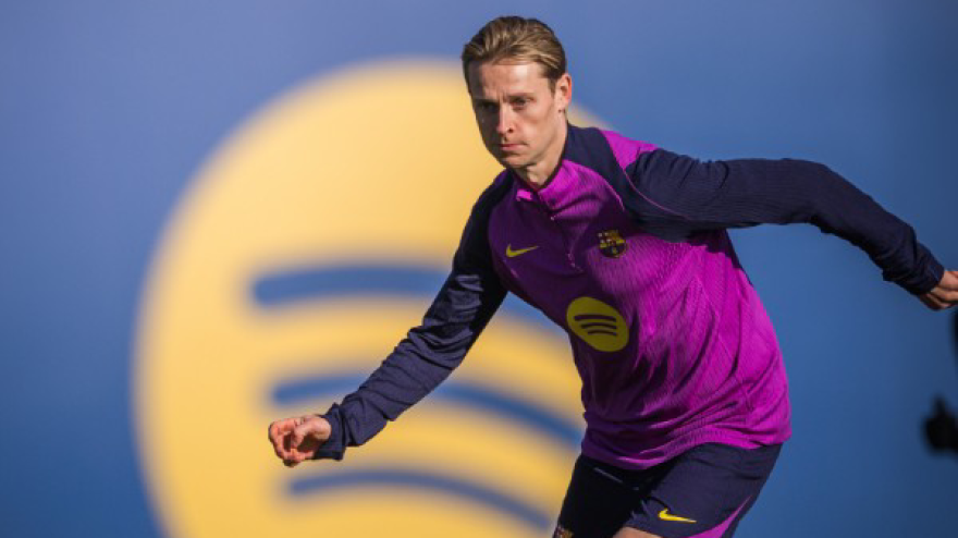 De Jong, durante un entrenamiento con el Barcelona