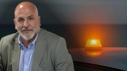 Gonzalo López Pretel con una baliza V16