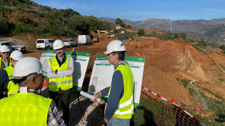 La Junta impulsa el futuro del subtropical en Granada con una inversión millonaria en aguas regeneradas