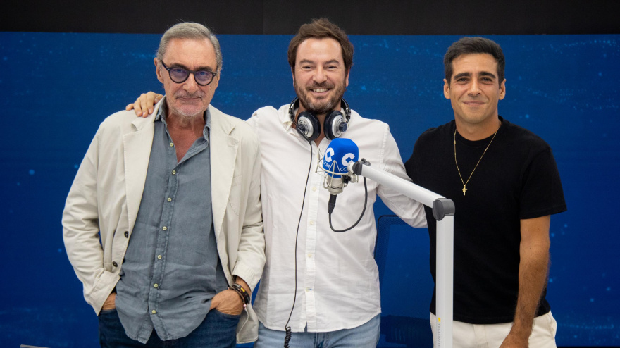 Carlos Herrera junto a Jorge Bustos y a Alberto Herrera en el estudio de COPE.