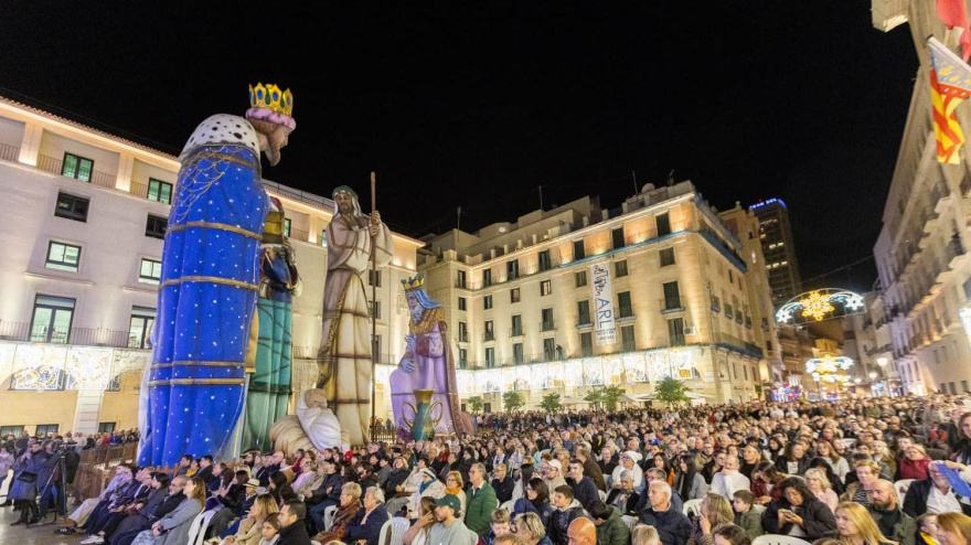 Las figuras rozan los 20 metros de altura.