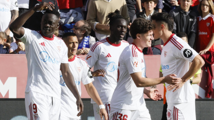 Mendy celebra el gol marcado ante el Oviedo con el Sevilla