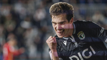 Íñigo Córdoba celebra uno de sus dos goles contra el Getafe