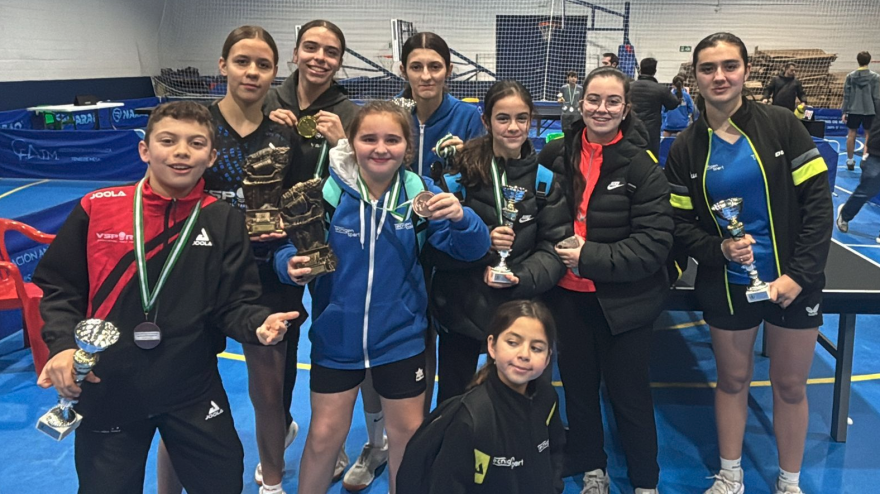 El Tenis de Mesa Linares hace historia con una cosecha de 45 medallas en el Campeonato de Andalucía