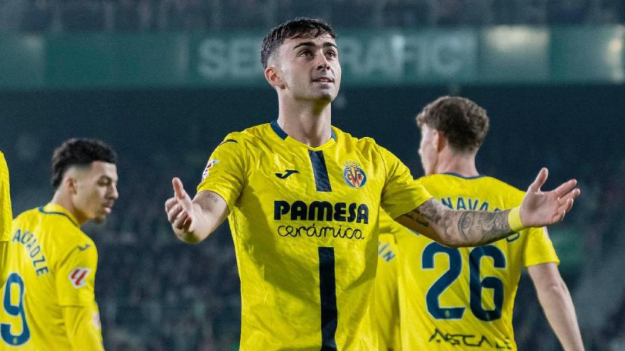 Moleiro celebra el gol en el Elche - Villarreal