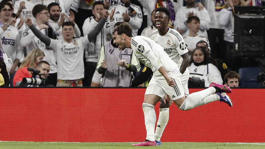 Asencio celebra su gol en el Real Madrid - Betis