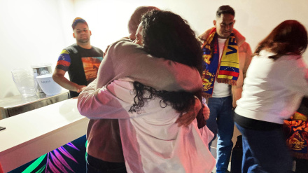 Venezolanos en León celebran la captura de Maduro: "Es una liberación, mi hijo por fin descansará en paz"