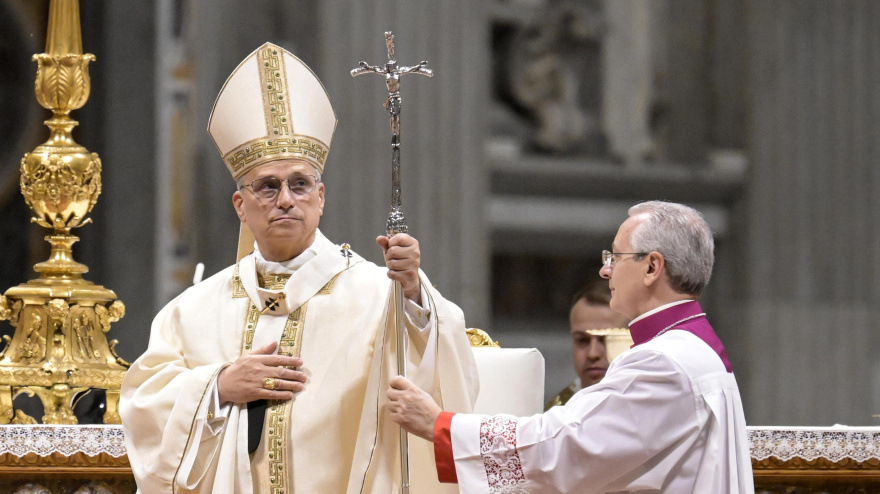 Vatican City (Vatican City State (Holy See)), 06/01/2026.- Pope Leo XIV leads a Holy Mass at St. Peter's Basilica to mark the conclusion of the 2025 Jubilee, in Vatican City, 06 January 2026. (Papa) EFE/EPA/RICCARDO ANTIMIANI
