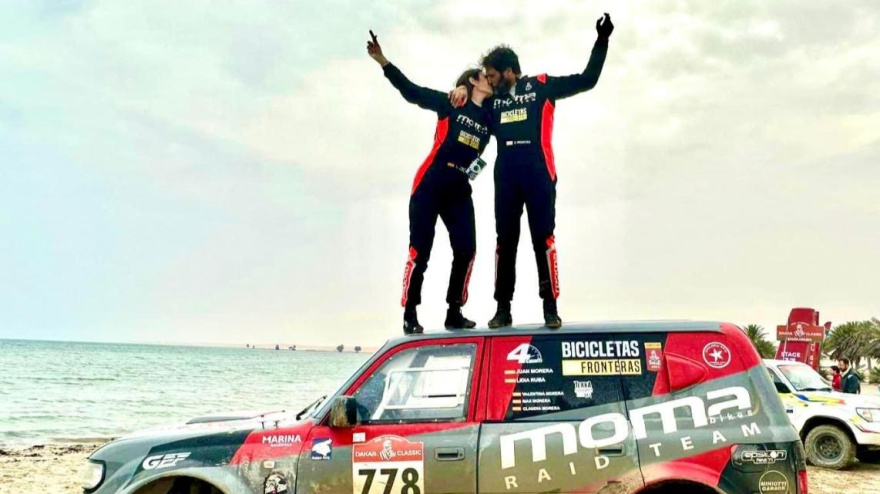 Lidia Ruba y su marido, Juan Morera, en el Dakar Classic
