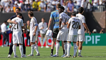 Los jugadores del Real Madrid y Xabi Alonso