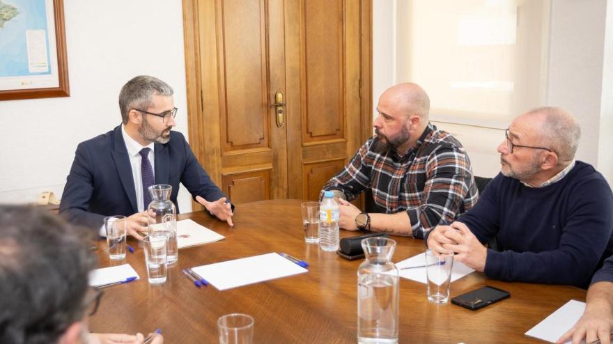 Reunión del delegado del Gobierno con comité de SABIC