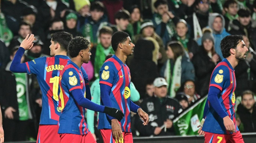 Los jugadores de Barcelona celebrando un gol contra el Racing