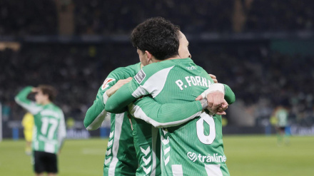 Fornals celebra el 2-0 del Betis contra el Villarreal