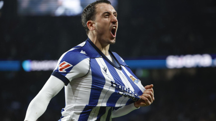 Oyarzabal celebra el gol en el Real Sociedad - Barcelona