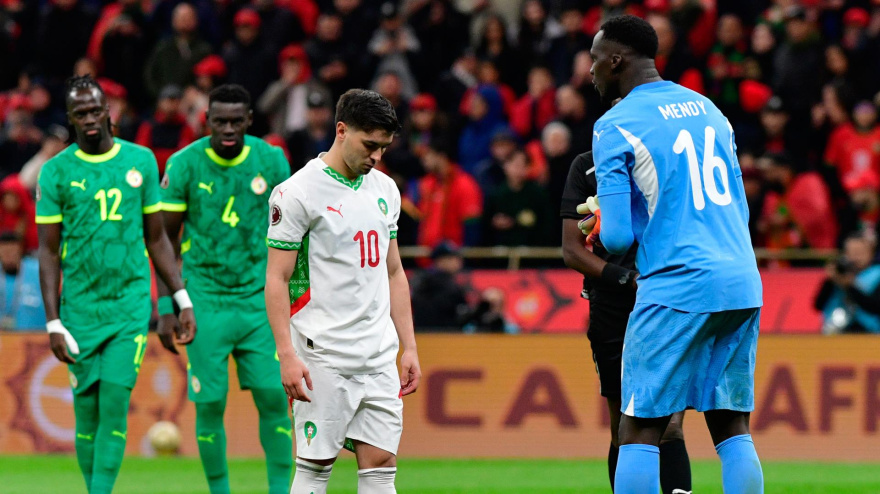 Brahim Díaz, con gesto serio, el momento del penalti frente a Marruecos en la final de la Copa África