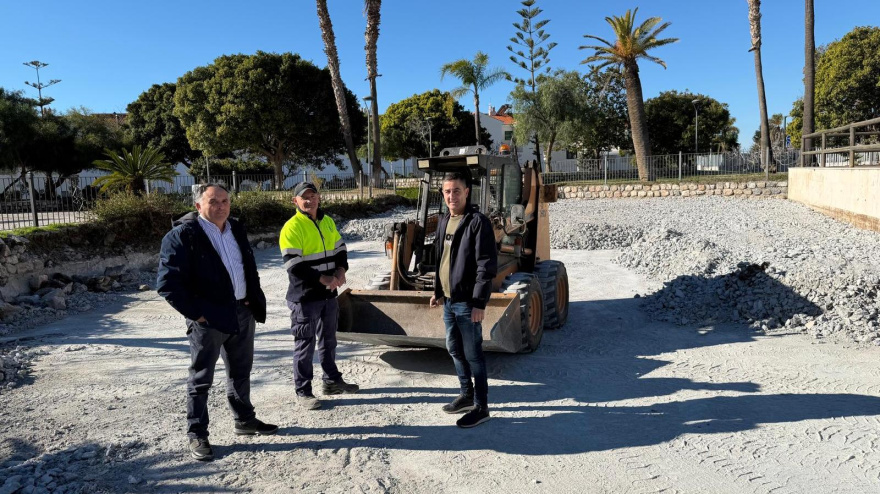 Salobreña renueva el Parque de la Fuente II con un nuevo espacio para actividades