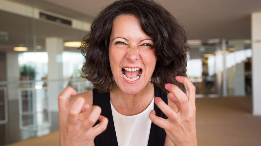 Siempre dicen que sí… hasta que estallan: así son las personas de temperamento verde