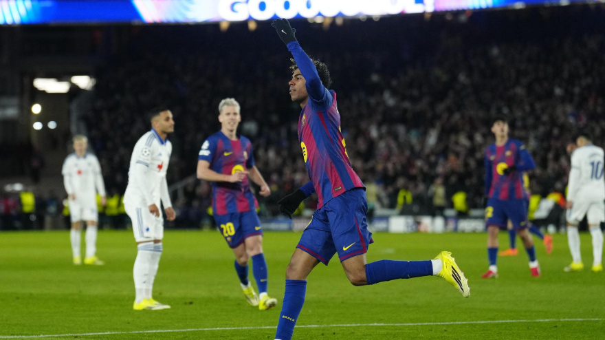 BARCELONA, 28/01/2026.- El delantero del FC Barcelona, Lamine Yamal, celebra el primer gol del equipo blaugrana durante el encuentro correspondiente a la última jornada de la fase regular de Liga de Campeones que disputan FC Barcelona y FC Copenhague hoy miércoles en el Camp Nou. EFE/Alejandro García.