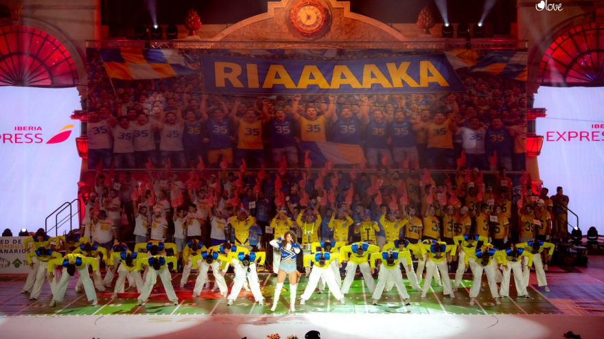 El show de la Superbowl de Trapaseros en la final de murgas