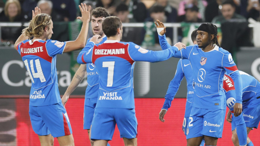 El Atlético de Madrid celebra el gol de Hancko al Betis