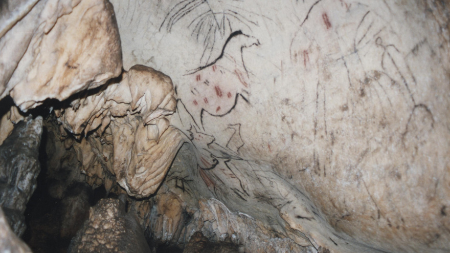 Viaje a la Prehistoria: La cueva de Málaga donde el ser humano pintó hace 30.000 años