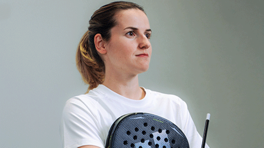 Ari Sánchez durante la grabación de un spot