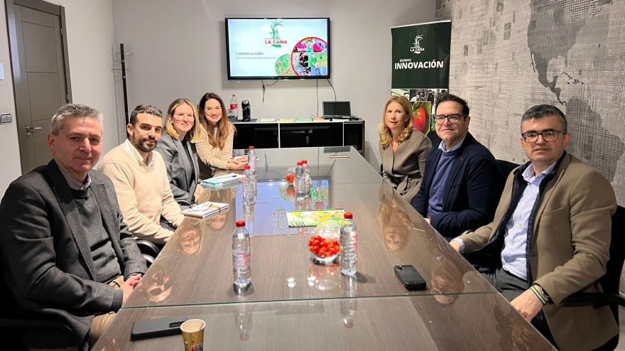 Mancomunidad y Junta se alían para impulsar los proyectos sociales y formativos del Grupo La Caña