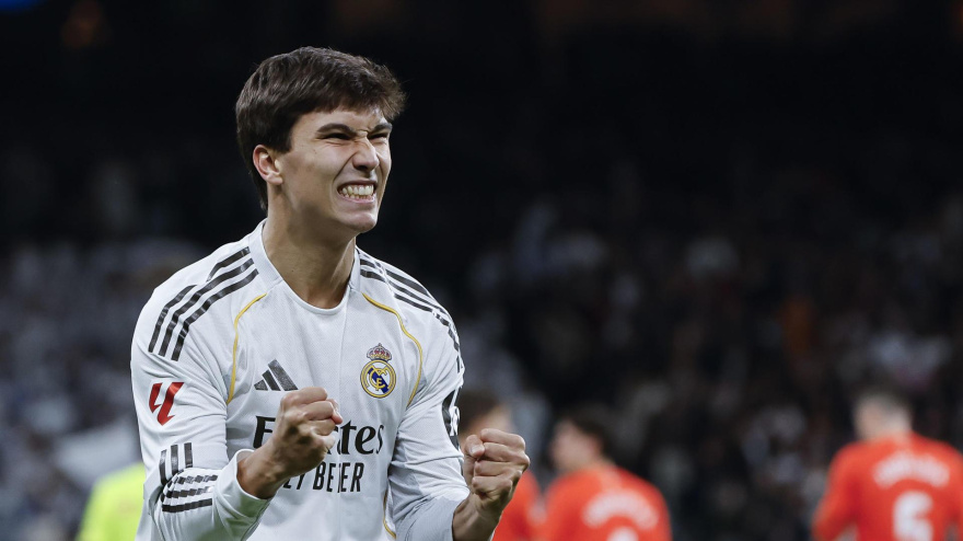 Gonzalo celebra el 1-0 del Real Madrid contra la Real Sociedad