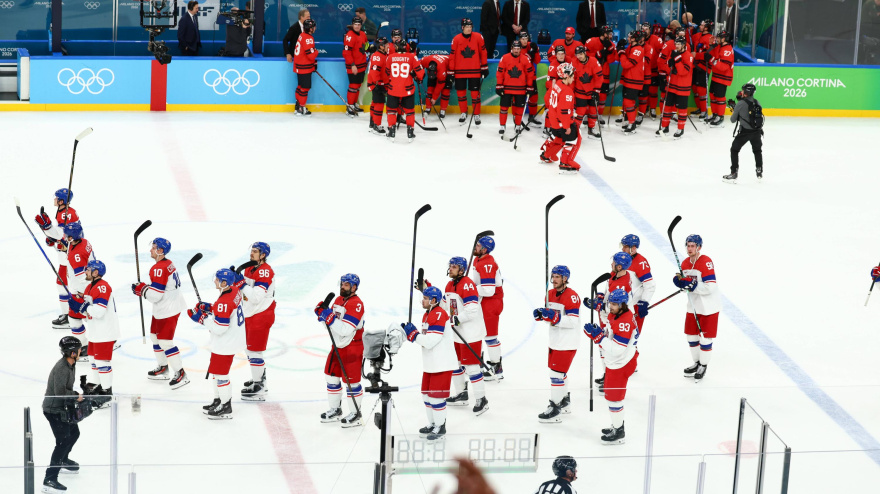 February 18, 2026, Milan, Lombardy, Italy: TEAM CANADA PLAYERS celebrate winning 4:3 on overtime their Quarterfinal game against Team Czechia at the Milano Cortina 2026 Olympic Games. Canada won 4:3. (Credit Image: © Mickael Chavet/ZUMA Press Wire)