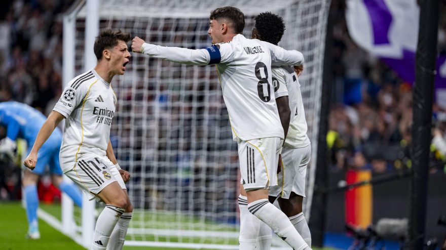 Los jugadores del Real Madrid celebran el gol de Vinicius en el Real Madrid-Benfica