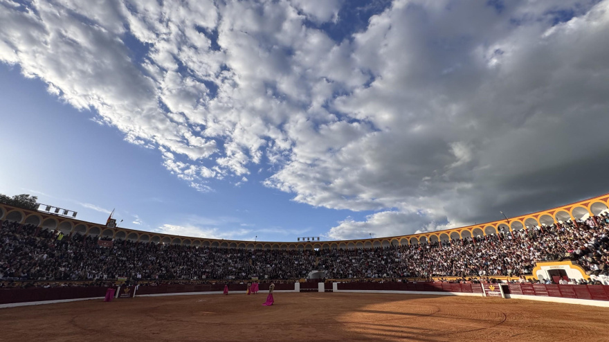 Este aspecto lució la plaza de toros de Olivenza el domingo por la tarde